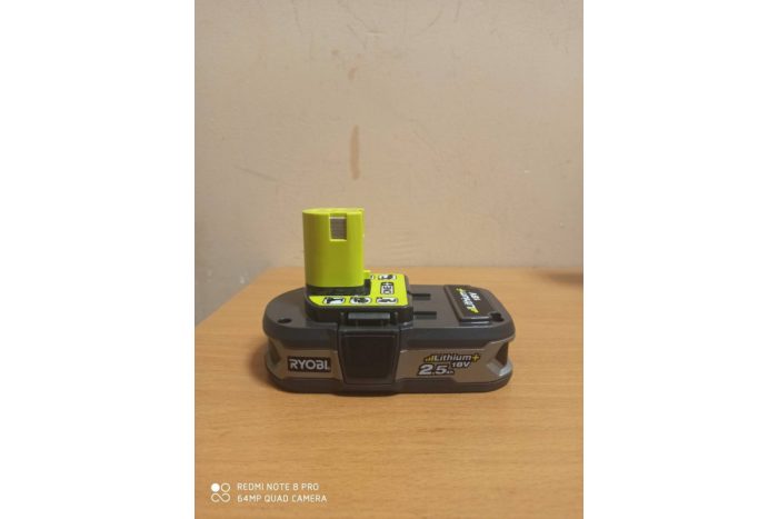 nabor ryobi one rc18120 125 5133003359 akkumulyator 18 v 2 5 a ch li ion i zaryadnoe ustrojstvo rc18120 36674