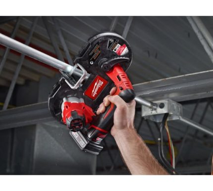 Аккумуляторная ленточная пила Milwaukee M12 BS-0