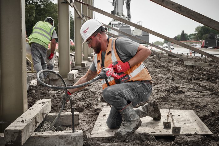 Аккумуляторный вибратор для бетона Milwaukee M18 FCVN24-551 4933479600